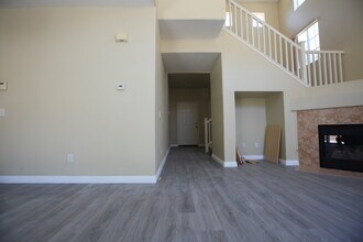 42084 Orange Blossom Dr in Temecula, CA - Building Photo - Building Photo