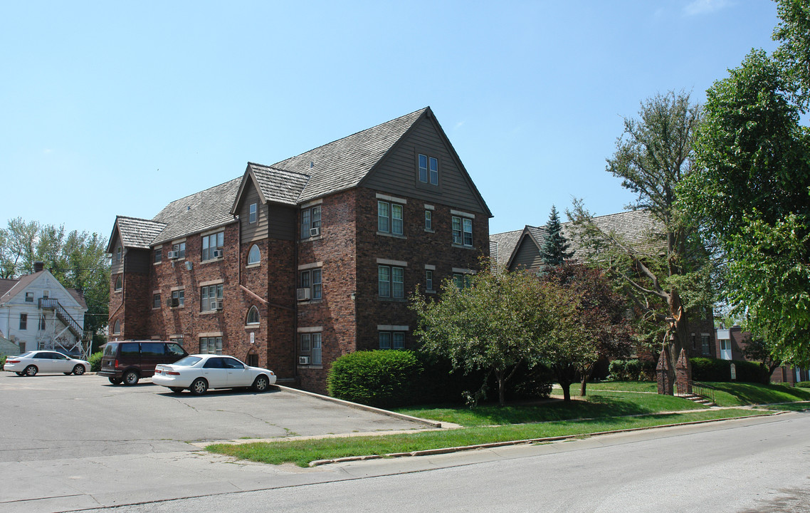 Buckingham Manor Apartments in Omaha, NE - Foto de edificio