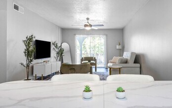 4404 W Kennedy Blvd in Tampa, FL - Building Photo - Building Photo