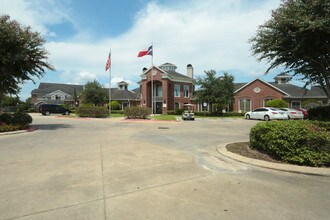 Reading Park Apartments in Rosenberg, TX - Building Photo - Building Photo