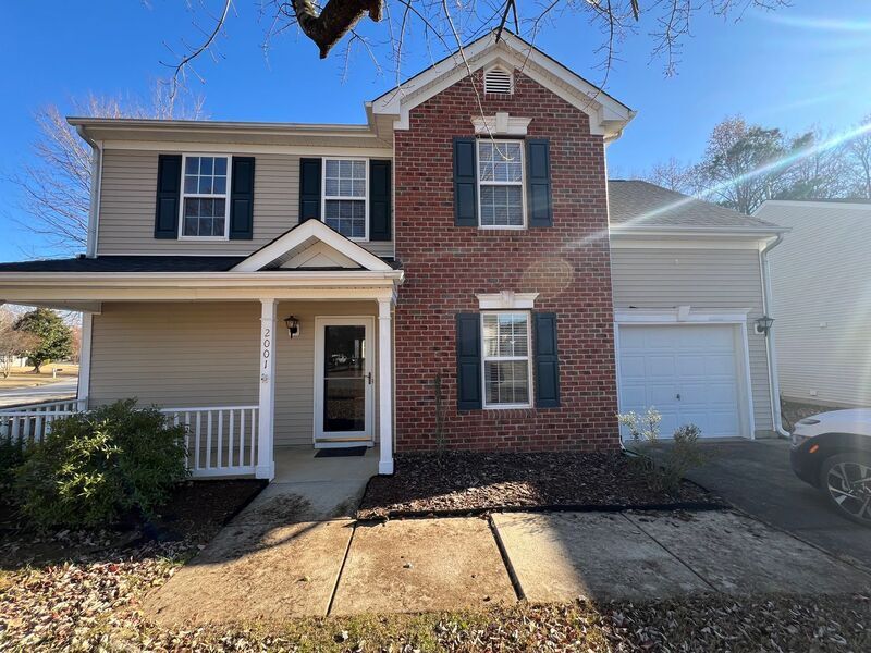 2001 Olive Tree Ln in Clayton, NC - Building Photo