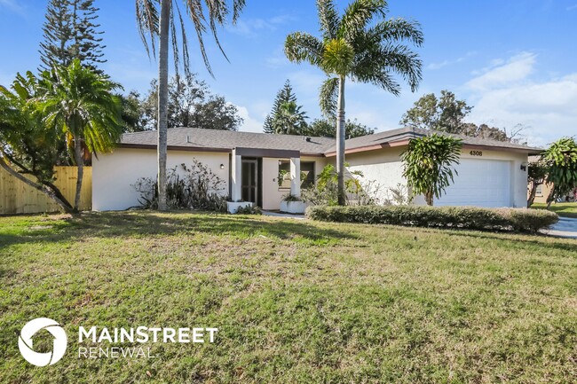 4308 Meadowland Cir in Sarasota, FL - Building Photo - Building Photo