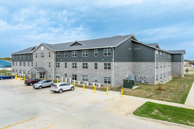 Alice Place West Burlington in West Burlington, IA - Building Photo - Building Photo