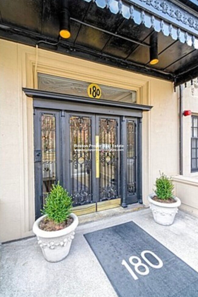 180 Commonwealth Ave, Unit 11 in Boston, MA - Building Photo - Building Photo