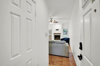 9100 Mountain Ridge Dr in Austin, TX - Building Photo - Building Photo