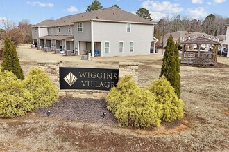 1021 Peony Ln in Youngsville, NC - Foto de edificio - Building Photo