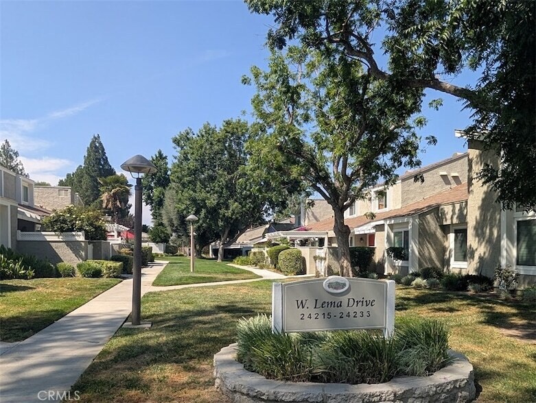 24223 Lema Dr in Santa Clarita, CA - Building Photo