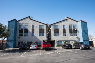 6502 Vineland Apartments in North Hollywood, CA - Building Photo - Building Photo