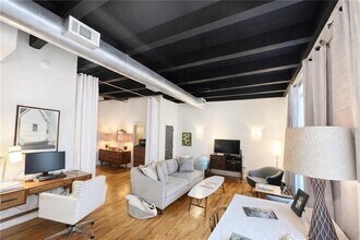 1736 Liberty Ln in Roswell, GA - Foto de edificio - Building Photo