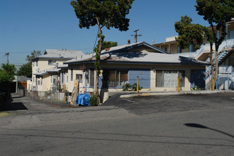 10159-10165 Samoa Ave in Tujunga, CA - Building Photo - Building Photo