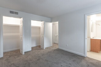 Church Creek Apartments in Hampton, VA - Building Photo - Interior Photo