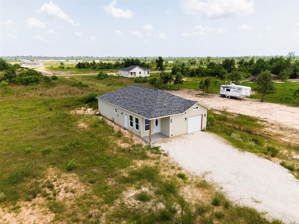 5053-5835 Drive in Cleveland, TX - Building Photo
