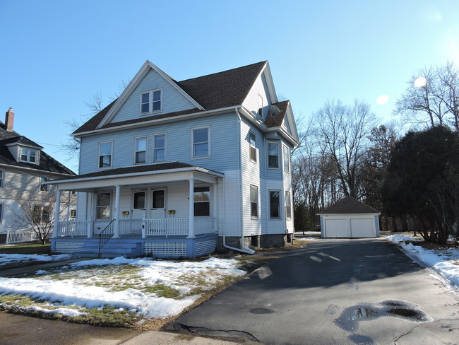 17 Naubuc Ave, Unit 17