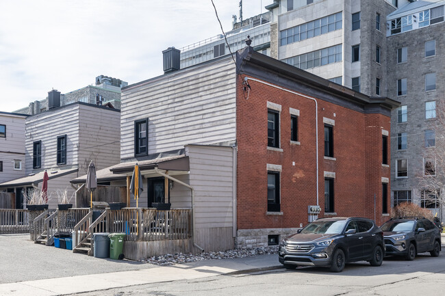 56-62 St Bruyère in Ottawa, ON - Building Photo - Building Photo