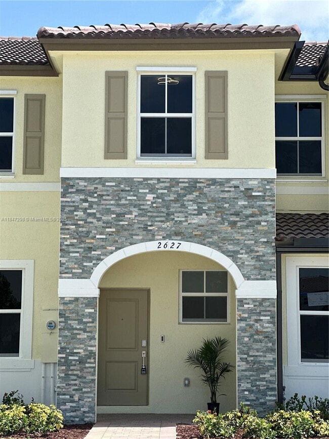 2627-2627 SE 28th St in Homestead, FL - Building Photo - Building Photo