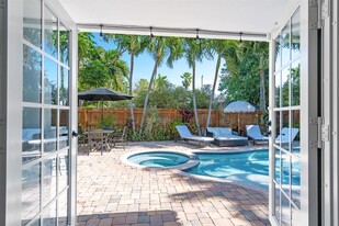 716 NE 17th Rd in Fort Lauderdale, FL - Building Photo