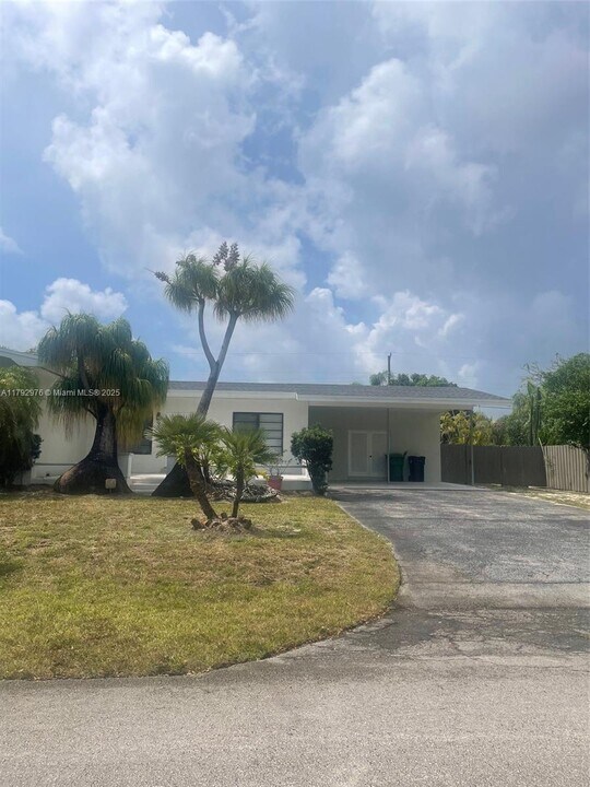 9320 SW 125th Terrace in Miami, FL - Building Photo