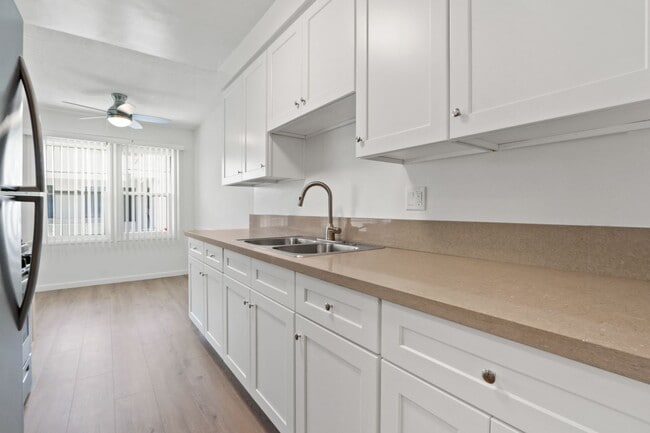 927 3rd St, Unit 6 in Santa Monica, CA - Foto de edificio - Building Photo