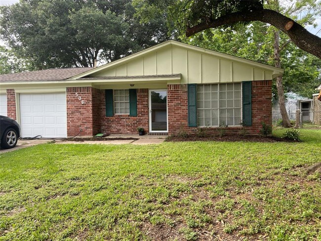 506 Linda Ln in Alvin, TX - Building Photo - Building Photo