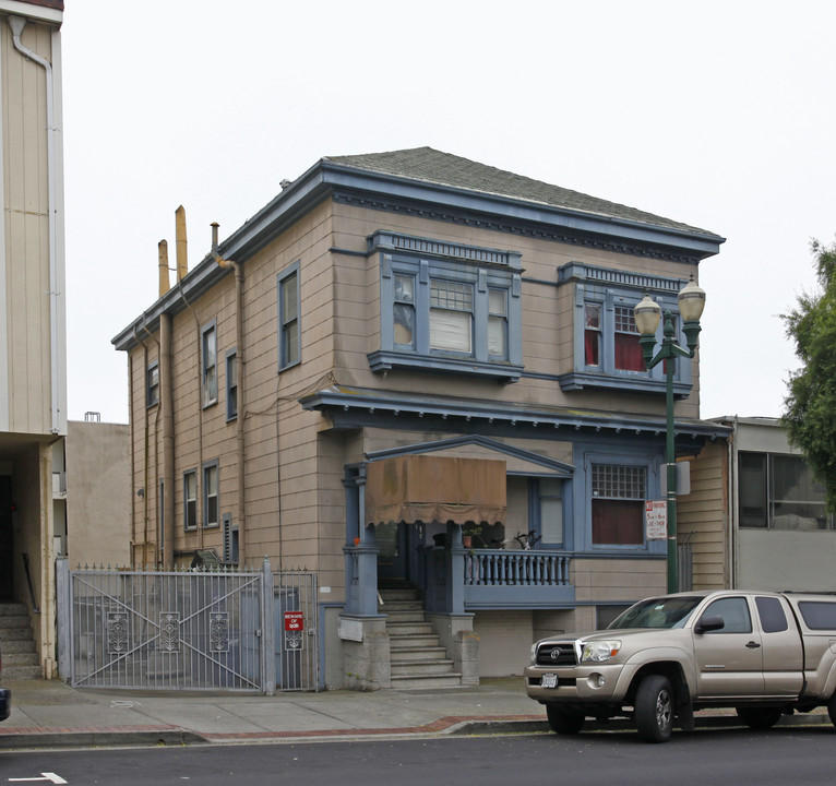 109 School St in Daly City, CA - Building Photo