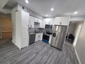 2410 11th St in St. Cloud, FL - Foto de edificio - Building Photo