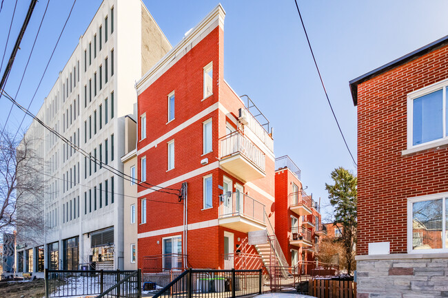 3738 Édouard-Montpetit Boul
