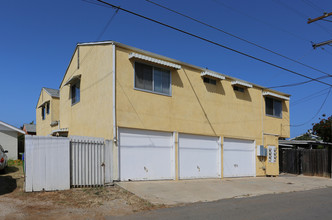 1724 Broadway in Oceanside, CA - Building Photo - Building Photo