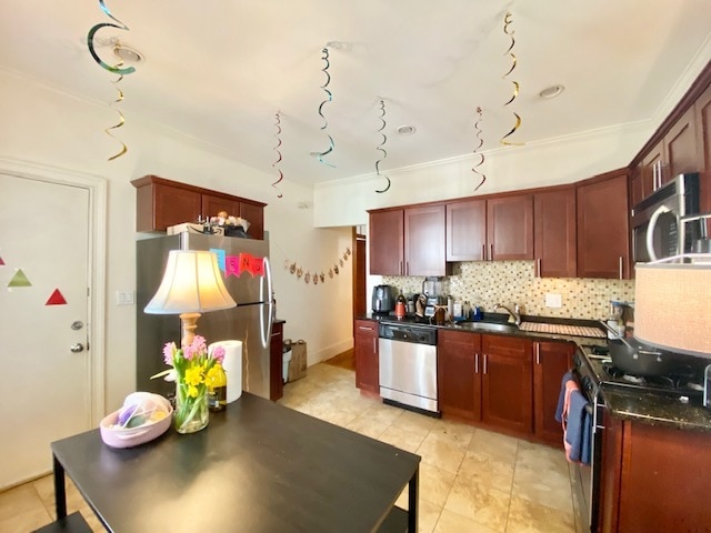 5 Iroquois St, Unit 1