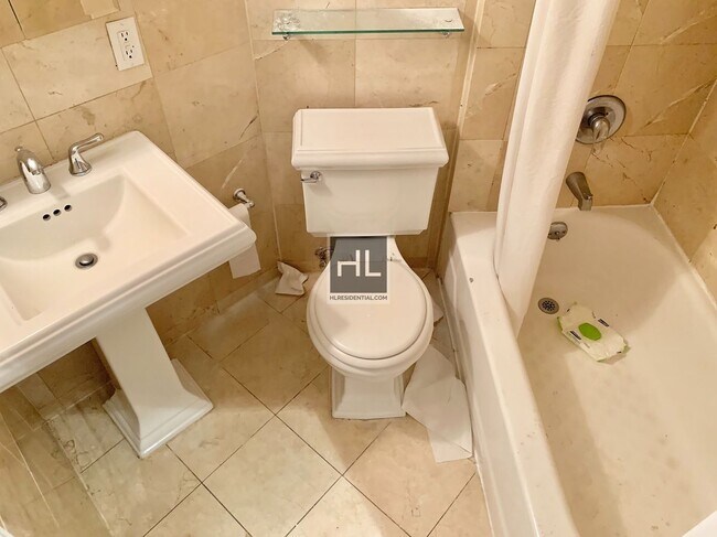 10TH AVE., Unit 2RN in New York, NY - Building Photo - Building Photo