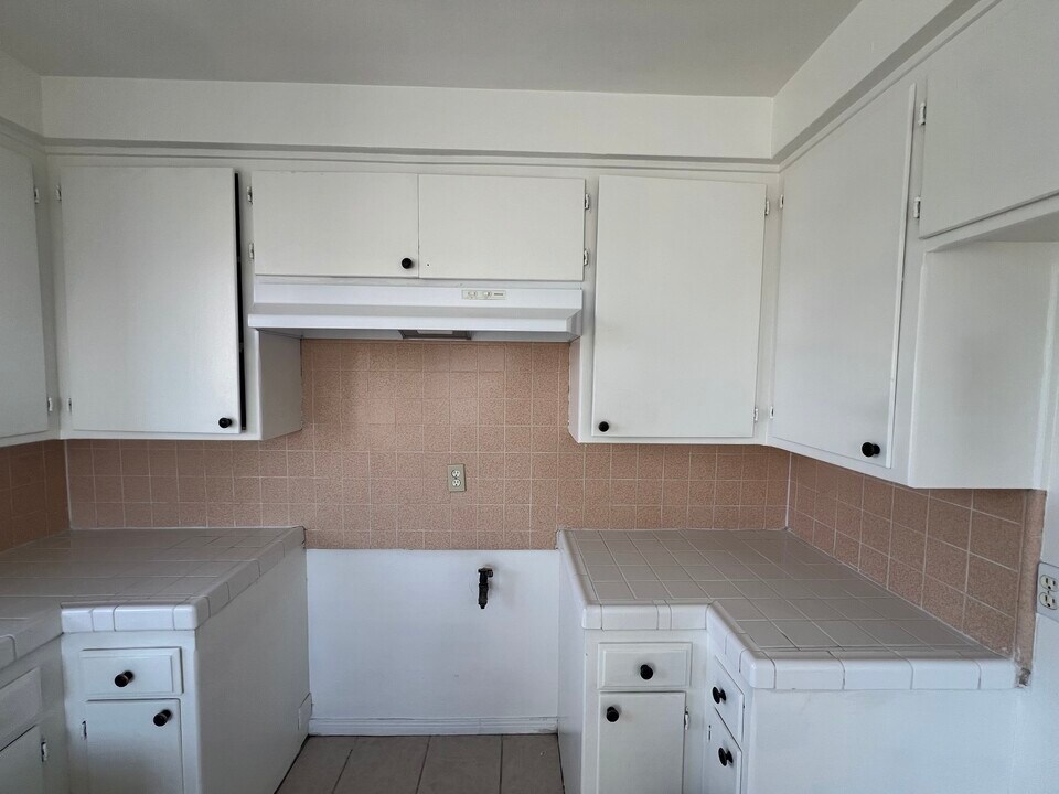 1348 W 92nd St, Unit 3 in Los Angeles, CA - Building Photo