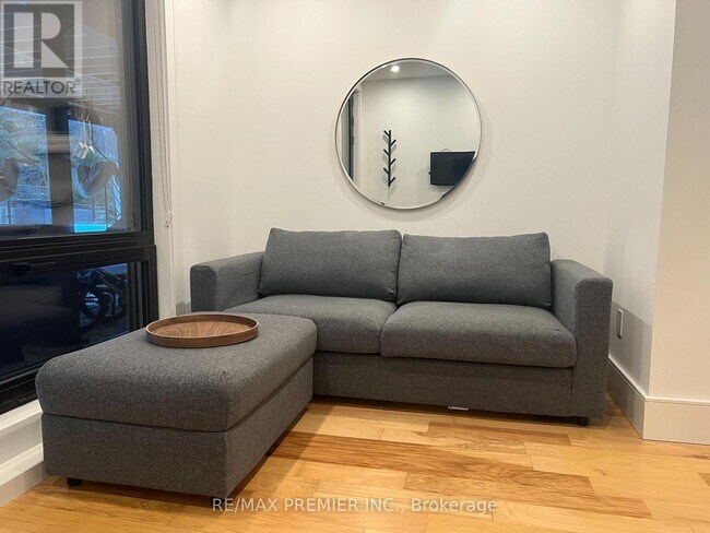 7 Glen Eden Crescent in Toronto, ON - Building Photo - Building Photo