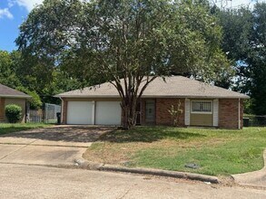 4602 Dalmatian Dr in Houston, TX - Building Photo - Building Photo