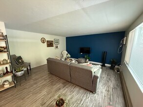 28 Maria Ave, Unit C in Southbridge, MA - Building Photo - Building Photo