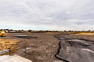 Residences at Waverly Plaza in Gardner, KS - Foto de edificio - Building Photo