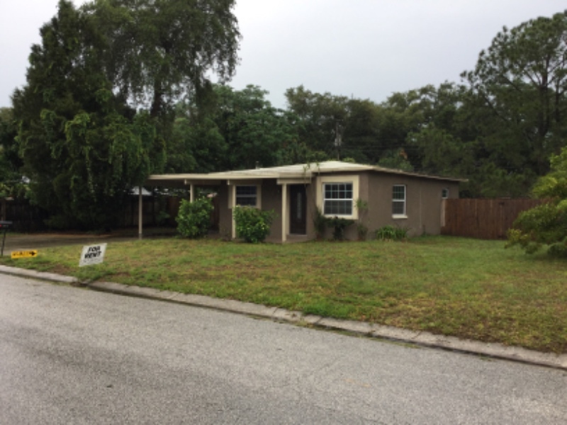 10918 Starkey Rd in Seminole, FL - Building Photo
