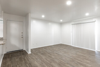 The Brittany in Fort Worth, TX - Building Photo - Interior Photo