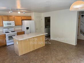 4182 E Deer Dancer Way in Tucson, AZ - Building Photo - Building Photo