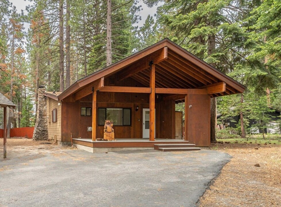 433 Sotoyone Ave in Tahoe Vista, CA - Building Photo