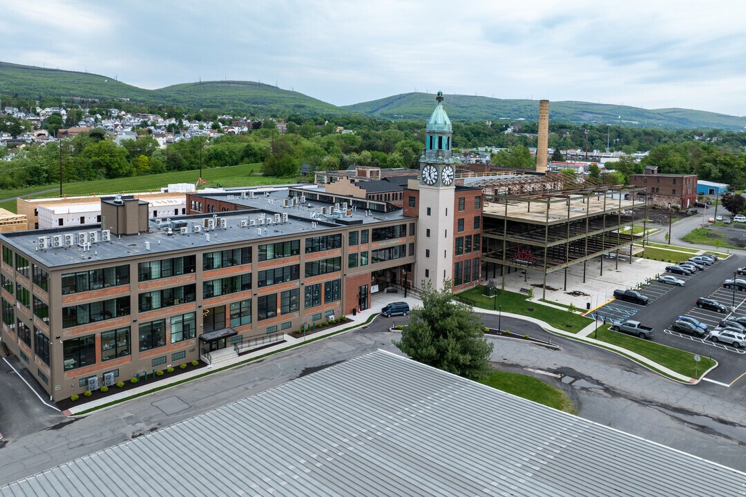 Lace Village in Scranton, PA - Foto de edificio