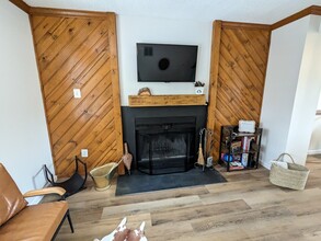 475A King St in Basye, VA - Building Photo - Building Photo
