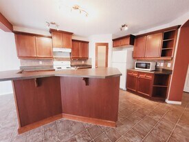1796 Melrose Crescent SW in Edmonton, AB - Building Photo