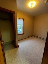 217 Pine St, Unit 3 in Attleboro, MA - Foto de edificio - Building Photo