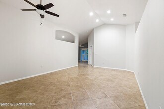 8000 Daventry Dr in Melbourne, FL - Building Photo - Building Photo