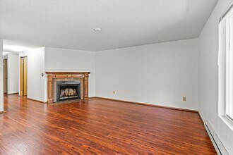 19855 25th Ave NE in Seattle, WA - Building Photo - Building Photo