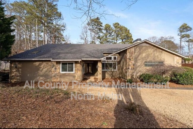 property at 5215 Skidaway Dr