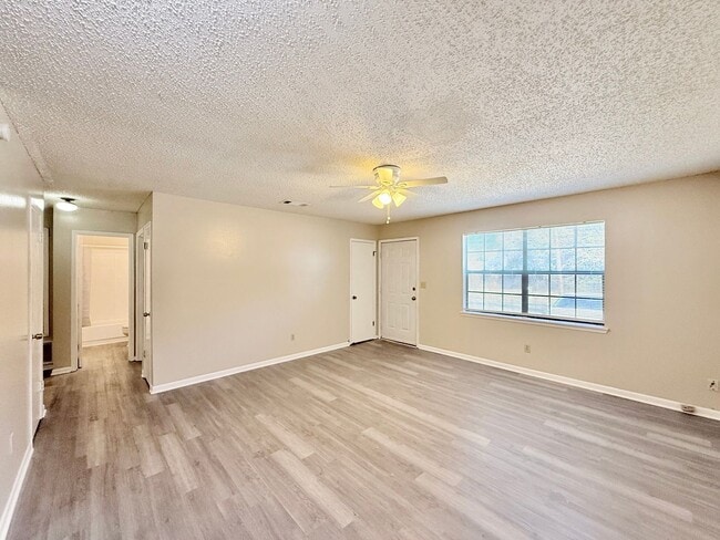 9307 Mabel St in Pensacola, FL - Building Photo - Building Photo