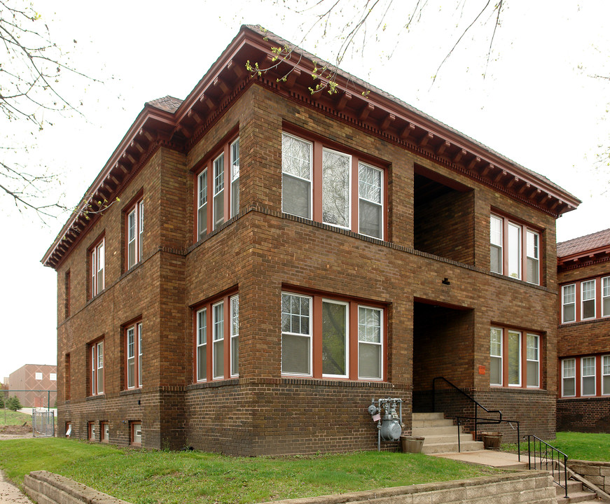 245 Oxford St N in St. Paul, MN - Foto de edificio