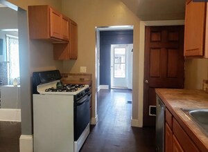 231 N Elm St in Butler, PA - Foto de edificio - Building Photo