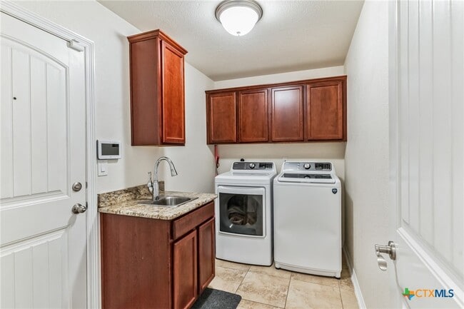 property at 1507 Hazelnut Dr
