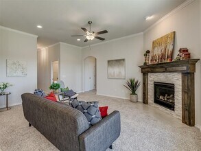 631 Hackberry Ln in Washington, OK - Building Photo - Building Photo